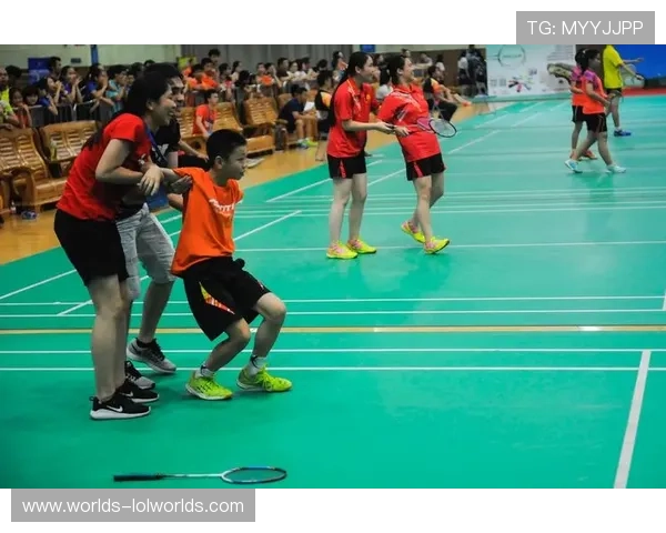 亚洲青运会羽毛球赛场各国新星崭露头角闪耀青春风采 亚洲青运会羽毛球赛场各国新星崭露头角闪耀青春风采